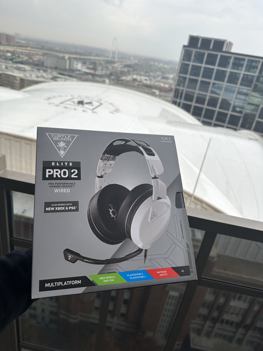 Pred's tweet photo. TURTLE BEACH HEADSET GIVEAWAY 

HOW TO ENTER: ✅ 

- Follow @Pred and @titanm_
- Retweet and like this post
- Tag 2 friends https://t.co/yA21j9lHNW