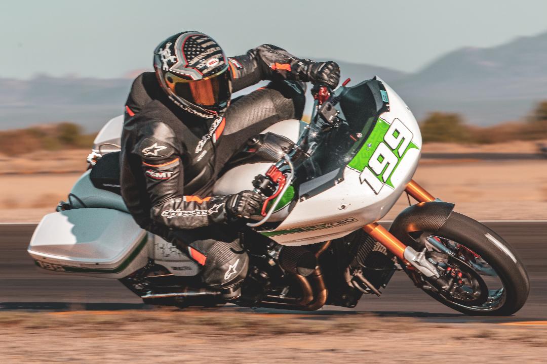 Smt_MachiningCo's tweet photo. Danny "Ruthless" putting his freshly built race glide to the test!
#smtwheels #smtracing #motorcycleracing #harleyracing #roadracing #baggerracingleague #motoamerica #kingofthebaggers #chuckawalla https://t.co/dp2ea5uarx