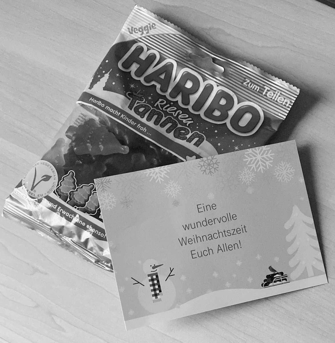 Ich habe von meinem Arbeitgeber vegane Riesenweihnachtsbäume als Dankeschön bekommen. 

Dabei bin ich nicht mal Vegetarier.

Zum anderen wüsste ich gern, was an Tannen nicht vegan sein könnte, außer es wäre der Borkenkäfer drin.😬