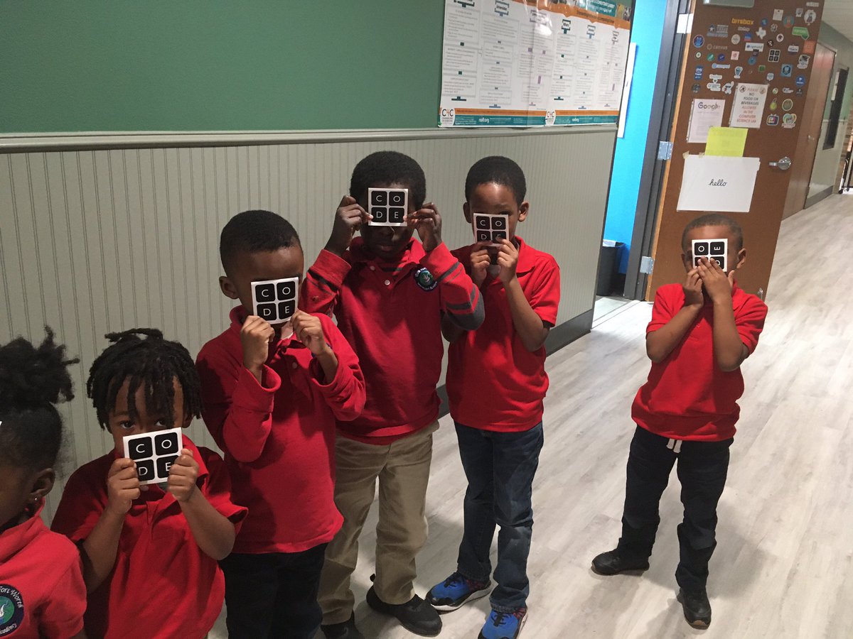 javierfaguilar's tweet photo. In our 4th day of #CSEdWeek #HourOfCode students @efwmaschool are happy to get a free sticker #EveryCanCode #ForTheLoveOfCoding 
#CelebratingProgress
#CSHeroes  #CSFirst #CodeWithGoogle #networking #learning #teamwork #equity #diversity #confidence  #code #CSforGood #creativity https://t.co/GHbfCnB9cs