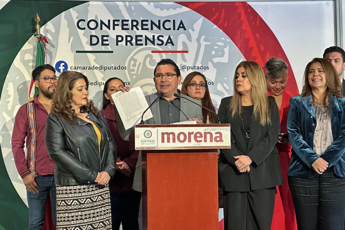 mariollergo's tweet photo. Desde la @Mx_Diputados di a conocer la denuncia interpuesta por nuestra Representación en contra de @lorenzocordovav. Agradezco el acompañamiento de nuestro Coordinador @NachoMierV y de las y los compañeros de @DiputadosMorena.

A @morenaine, no le caracteriza la estridencia. https://t.co/46RYYy5KPe