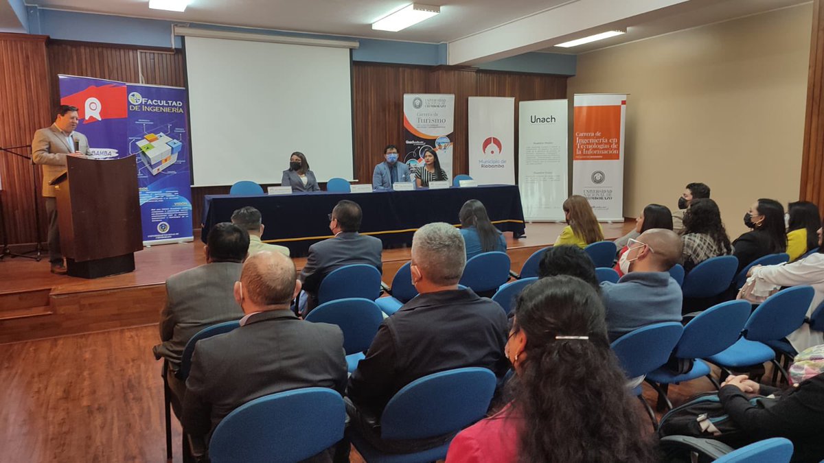 riobamba's tweet photo. A través del convenio interinstitucional entre la @Unach_ec y  la Dirección de #Turismo del @MuniRiobamba se socializó los resultados del Proyecto de Calidad y oferta de servicios turísticos comunitarios, herramienta útil para el fortalecimiento del turismo comunitario del cantón https://t.co/19xFP9nvX2