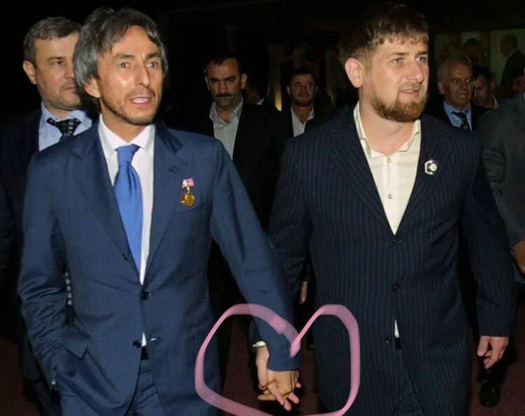 RadicaliSSation's tweet photo. Воюет он против ЛГБТ, фашизма и нацизма, за религию. 

А сам он кто? https://t.co/S9Uqk89aey