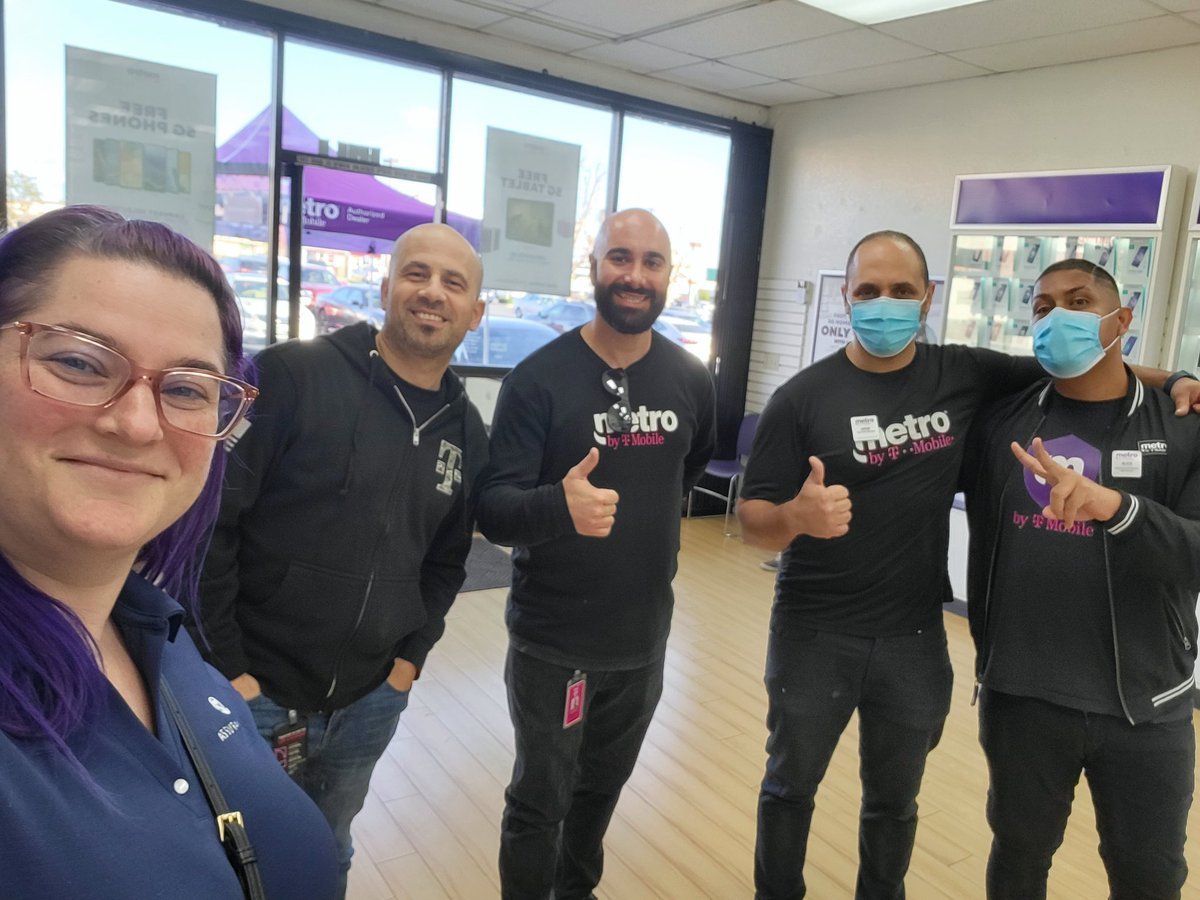 Laura Gold tweet media