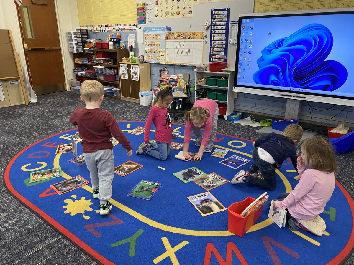 flower_mwcsd's tweet photo. We have been learning all about animals. During breakfast, as students finished I had them grab an animal book to look through while waiting for others to finish. It went from a couple kids to all of them wanting to look through the different books together! Future readers 💕 https://t.co/3M20mzxo6l