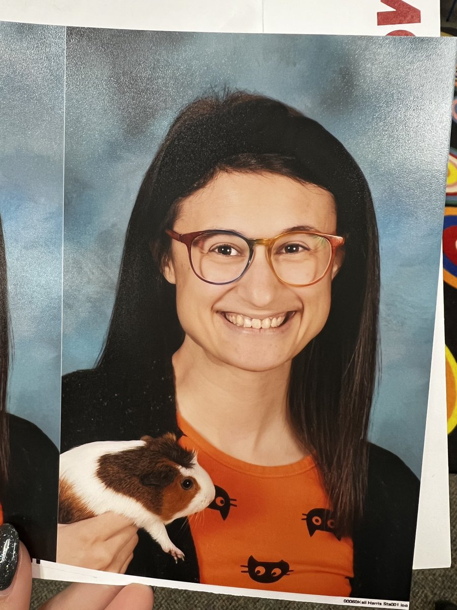 My best school picture yet…thanks to Sparkles the Guinea pig 🤣🤩 <a href="/SalemElementary/">Salem Elementary</a>