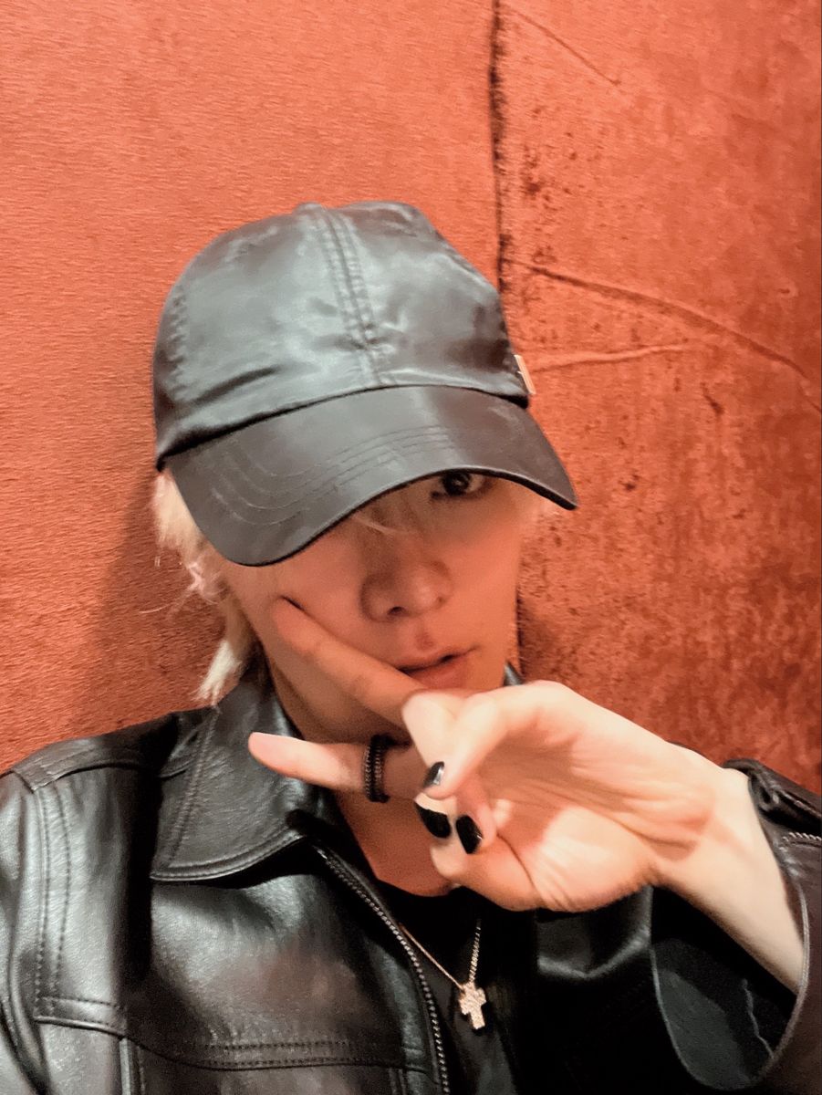 hourly yuta tweet media