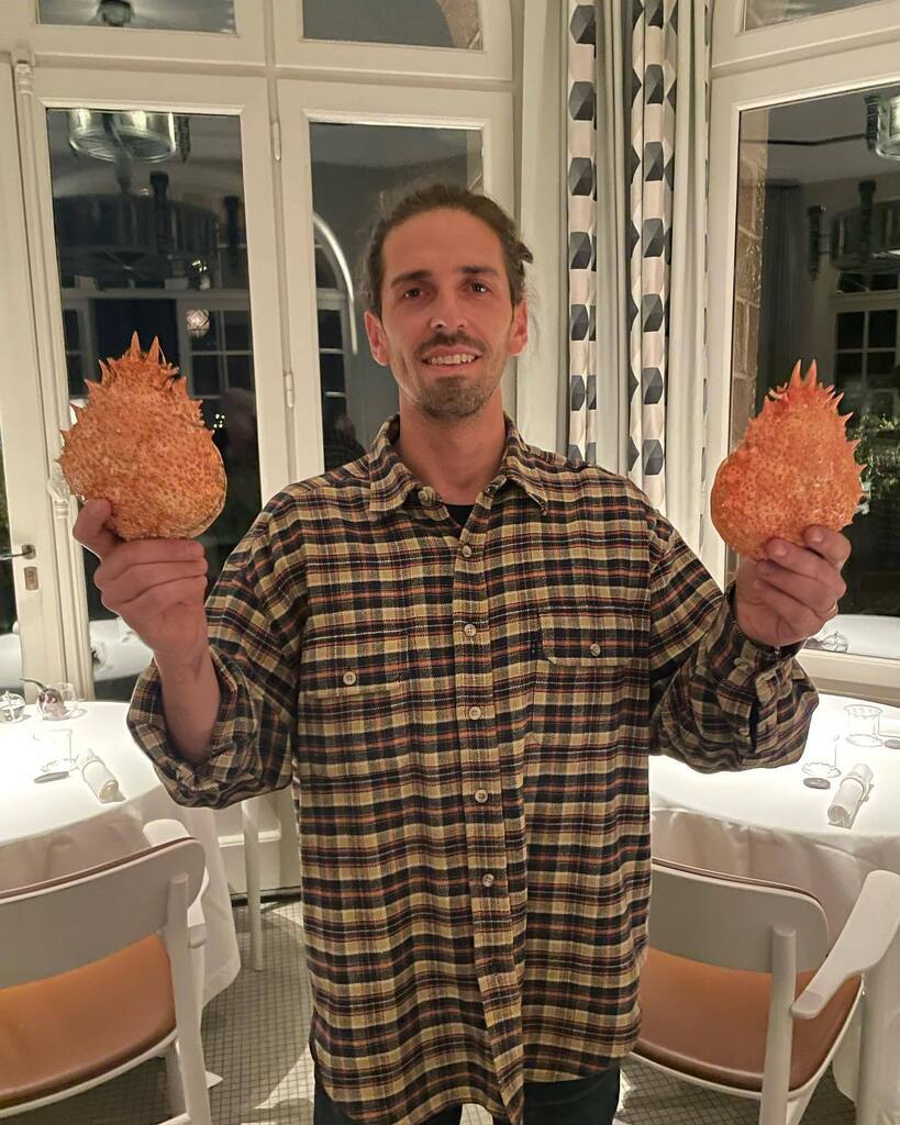 gillespudlowski's tweet photo. Un dîner magique au #coquillage #chateauricheux #hugoroellinger #cancale #saintmeloirdesondes #illeetvilaine #bretagne #relaischateaux #michelinstar
Au Gré du Vent et de la Lune :
Eau de vie : infusion de légumes, cerfeuil, garum de poissons de Loire… https://t.co/SmvXpwjDxY https://t.co/o0n6zzfZVt