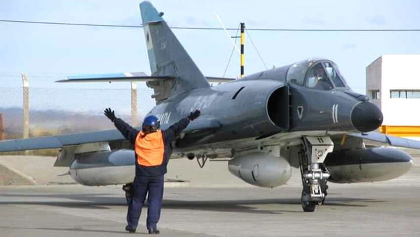 Ante las lapidarias palabras del Presidente descartando incorporar aviones de combate, lo único que le queda a la FAA y al COAN, dentro de su bajísimo presupuesto, es recuperar sistemas de armas que ya están en su dotación, incluyo aquellos que ya no se encuentran operativos.