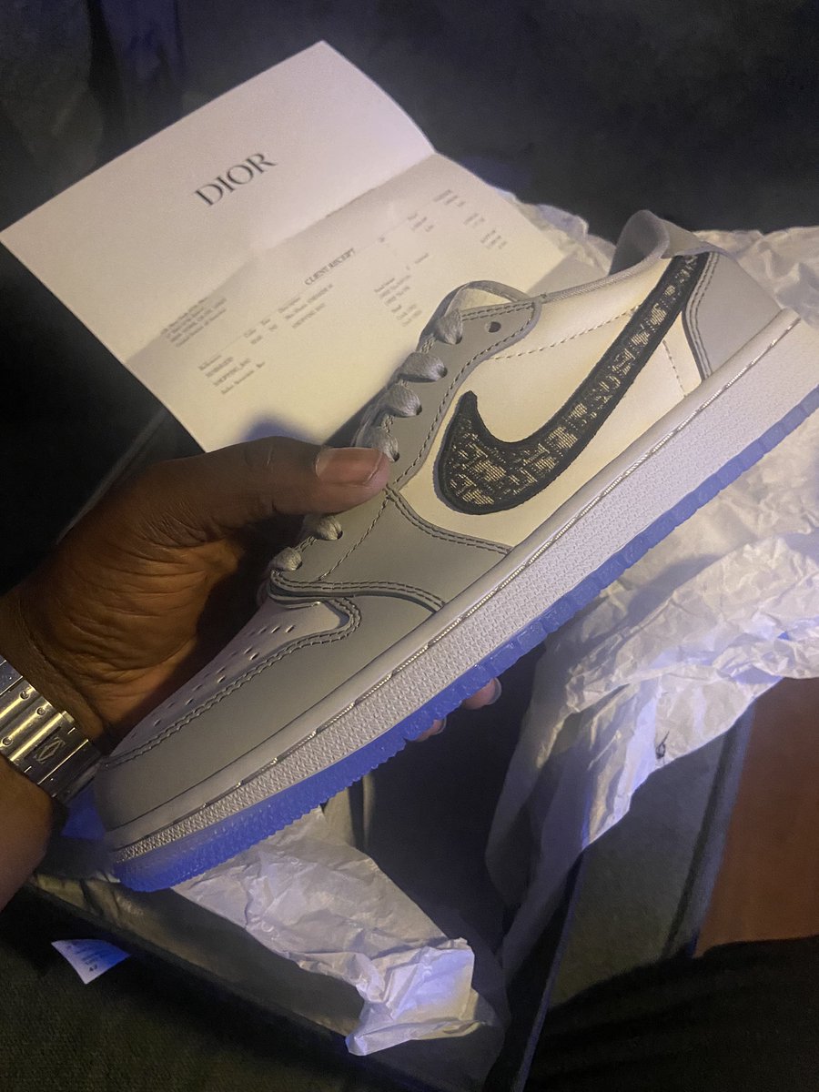 Chuckdelphiaa's tweet photo. @atmos_usa I entered the Dior Jordan 1 raffles for the Highs and Lows. I won the lows I had to wait a month for the NY store to schedule an appointment to pick up. That 2 hour drive from Philly was the longest ever because how excited I was.  Sz 8.5 #atmoscollectorsclub https://t.co/jmXNPUOlh3