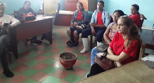 Como parte del proceso de perfeccionamiento del sistema de comercio en Las Tunas se desarrolla capacitación integral para trabajadores del sector sobre el uso de códigos QR y su correcta utilización para el pago electrónico y el servicio de Caja Extra.
#SomosComercio