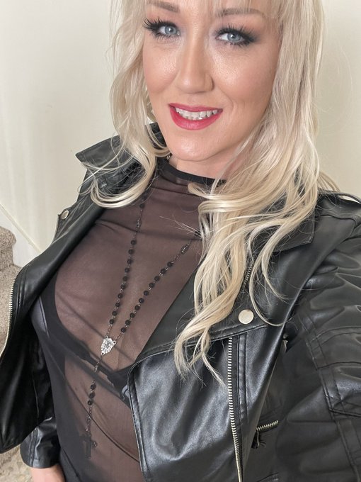 On my way to go see @MIWband https://t.co/qdqqwwldZr<a class="tags" target="_blank" title="On Twitter" href="/?out=eyJ0eXAiOiJKV1QiLCJhbGciOiJIUzUxMiJ9.eyJpYXQiOjE3MjE0MjE2MDYsImlzcyI6InR3cG9ybnN0YXJzLmNvbSIsIm5iZiI6MTcyMTQyMTYwNiwiZXhwIjoxNzUyOTU3NjA2LCJyZWRpcmVjdF91cmwiOiJodHRwczovL3R3aXR0ZXIuY29tL01JV2JhbmQifQ.w48T2-Gj2K9qbjj7Nd79DLN-0DI4uWtkBvYsJiHF7nByU10MEWOOTLrOaqRX0i3GnSelj5fJL29GwTNU-3IP-w">@MIWband</a><a href="/tag/x3"class="tags"><span>#x3</span></a>