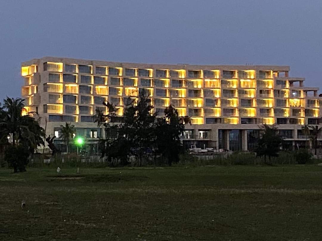 actualites229's tweet photo. 🇧🇯 Voici en images, le niveau d’avancement du géant HÔTEL SOFITEL BÉNIN en construction en ce moment à Cotonou. https://t.co/wP2MTrEjx4