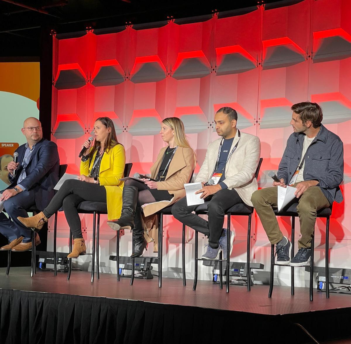 A riveting discussion on 'Global culture for global teams' 🌏👥

Speakers 🗣️
<a href="/OManolache/">Oana Manolache</a>, <a href="/liza_mash/">Liza Mash Levin</a>, <a href="/manuthan/">Emmanuel Guisset</a>, Teja Gautam 

#Boundaryless #Conference