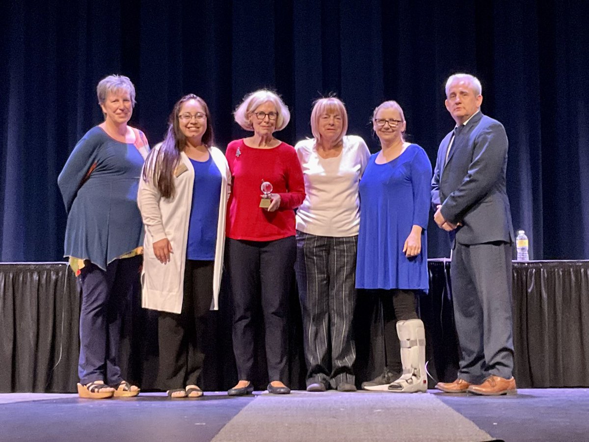 GlendaleUnionAZ's tweet photo. Excellence continues at GUHSD, as the Governing Board and Superintendent Brian Capistran celebrated retiring Governing Board member Susan Maland. Thank you, Mrs. Maland, for your support and contributions to the entire GUHSD community. 
Excellence: Yesterday, Today &amp; Tomorrow https://t.co/PgcrS89Hr8