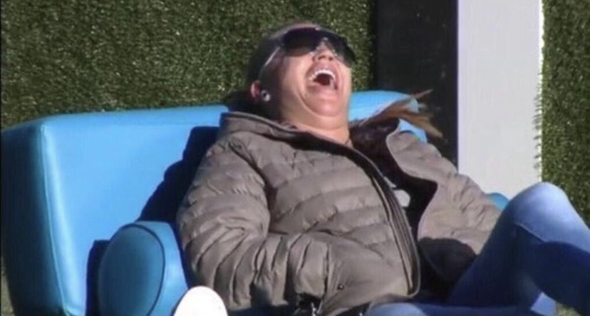 impaktadas's tweet photo. LA FORMA EN LA QUE TANIA SE VA CORRIEDO QUE TEATRERA AJAJAJAJAJJAJAJAAJJA #LaIslaDeLasTentaciones12 https://t.co/s5OWolnYWG
