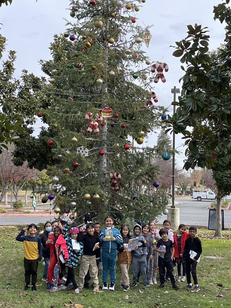 MrsReilly2WR's tweet photo. Hurray for field trips! Thank you South Natomas Public Library for having us today! We loved visiting you! @saclib @WitterRanchElem @NatomasUSD https://t.co/76lM37gMGZ