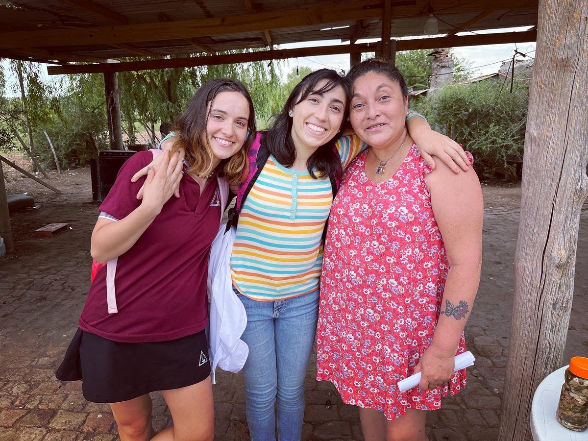 martinturnes's tweet photo. 🎬 @ElAgronomoFilm
🎥 Dir @martinturnes
🐶🛻 Jornada 13
📷 #DiariodeRodaje
#cine #cineargentino #backstage #defiendocineargentino #rodaje #rodajes #enrodaje https://t.co/Bnk9JWoQlO