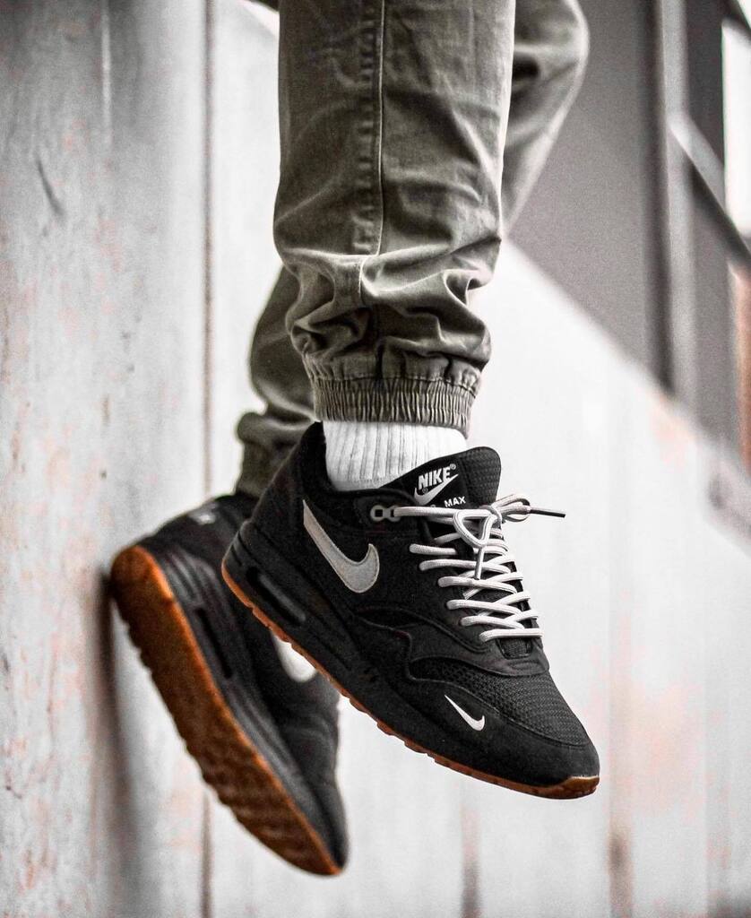 GetSwooshed tweet media