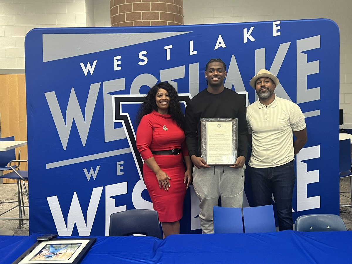 RJ_Johnson1's tweet photo. It’s official! Dec. 8th is “RJ Johnson Day” in the city of South Fulton! I’m beyond grateful for everyone who showed their support, and special thanks to Marcus Coleman and Councilwoman Gumbs for making this happen #allglorytogod https://t.co/Uxm2M4Jirz
