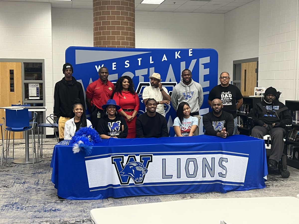 RJ_Johnson1's tweet photo. It’s official! Dec. 8th is “RJ Johnson Day” in the city of South Fulton! I’m beyond grateful for everyone who showed their support, and special thanks to Marcus Coleman and Councilwoman Gumbs for making this happen #allglorytogod https://t.co/Uxm2M4Jirz