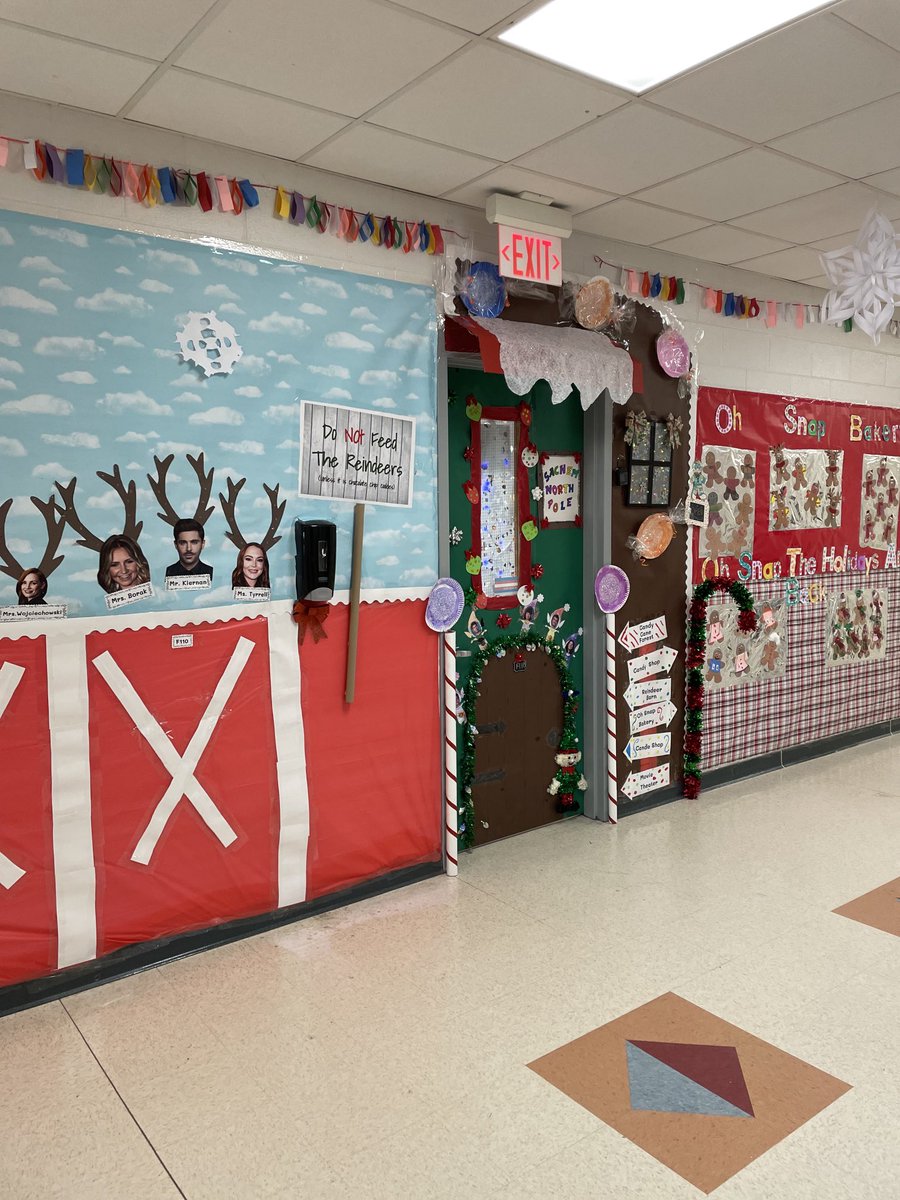 Look at some of our beautiful doors for the Holiday Door contest. How are we going to pick a winner? ⁦<a href="/SachemHSNorth/">Principal Larson</a>⁩