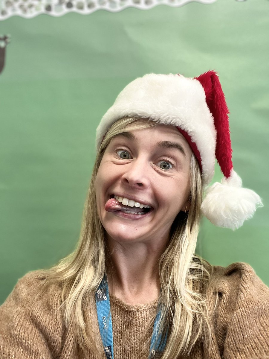 KatieKnightBCPS's tweet photo. First grade elves are taking over!  @Kingsville_BCPS https://t.co/eRXIyrdejE