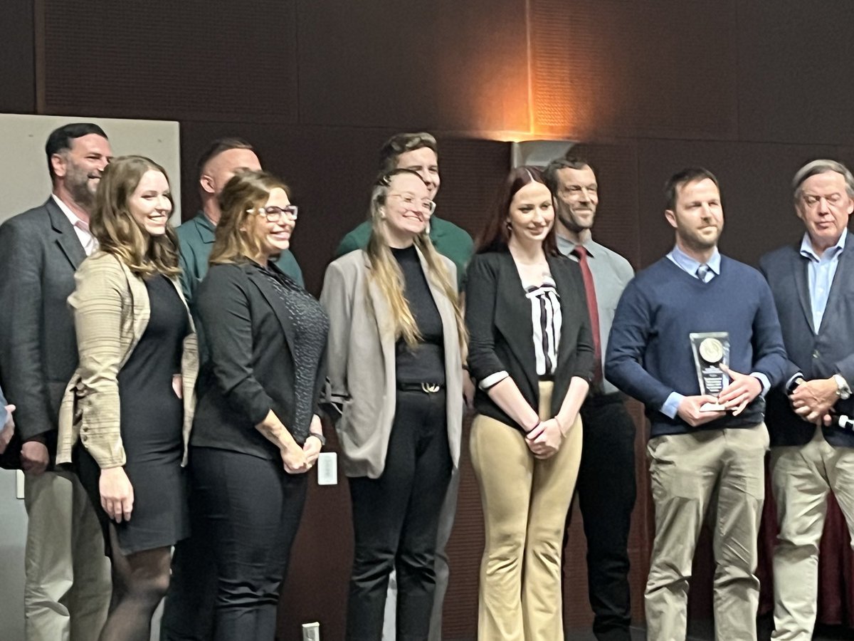 Way to go Kevin Wright ⁦<a href="/ASUCrimJustice/">ASU Criminal Justice</a>⁩ and our faculty, staff, students and community partners who lead the Inside Out program on your medal for social embeddedness! You make us ⁦<a href="/asupublicsvc/">Watts College of Pub Svc</a>⁩ proud!