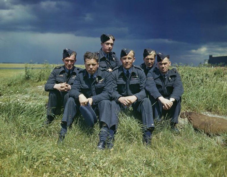 renster157's tweet photo. Amazing that these men were aged in their early 20s when they bravely destroyed dams flying sorties at very low altitude in WW2. The last of them died today. #RIPJohnnyJohnson https://t.co/feodnHWkZW
