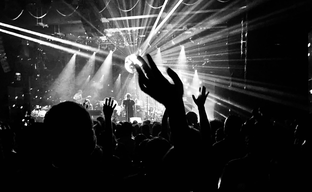 _jameshayman's tweet photo. GN!! LCD Soundsystem , Brooklyn, 2022. Last night I found myself completely lost in the beat, a perfect evening! #rockandroll #tribal #dance #music #blackandwhite #photography #street #streetphptography #livingart https://t.co/9Rcs9zE7Qn