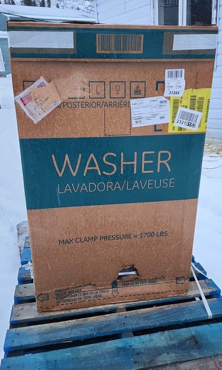 SeanLyall's tweet photo. Last freight ship of the season problems. Ordered a clothes dryer and received a washer instead. Then they ask what we want to do? 
Bomby. https://t.co/Bg685LfT7s
