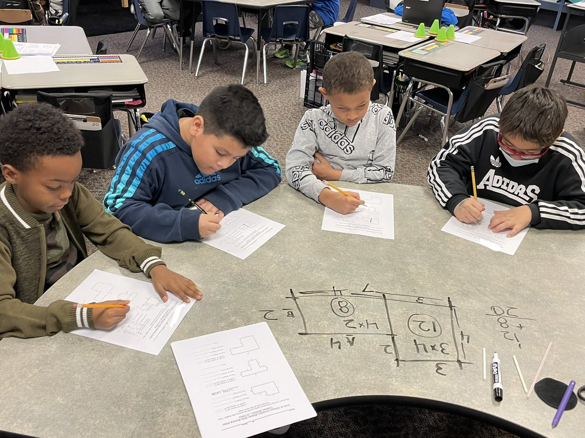 PVWollberg's tweet photo. Math Station Rotations…working on finding the area of irregular shapes. #pvlearns #3rdgrade #mathisfun #findingarea https://t.co/vWfafE1wLs