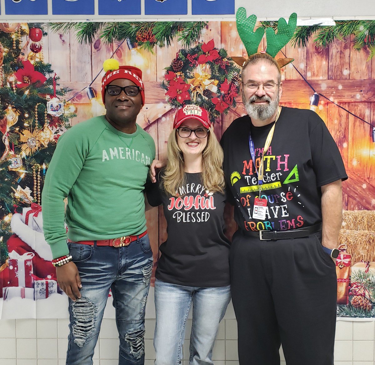 NorthMesquiteHS's tweet photo. Holiday Headgear for Day 6 of #12DaysofNorth #NorthsidePride https://t.co/SSExKYmSEu