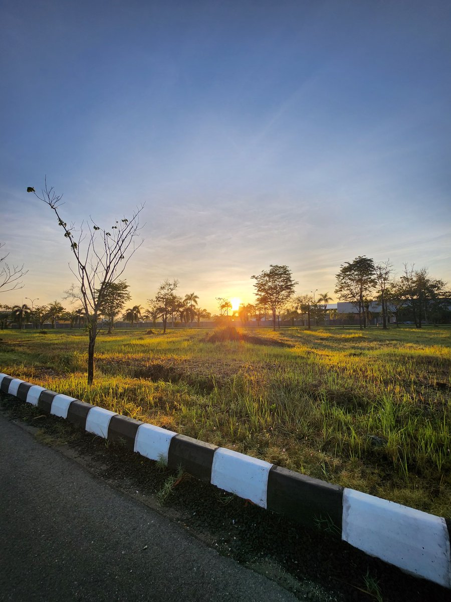 edisusanto888's tweet photo. Pagii yg cerah 💥💥💥 morningg ☕️ Lurrr.

Jum'at Berkah. https://t.co/QtS8qi04lk