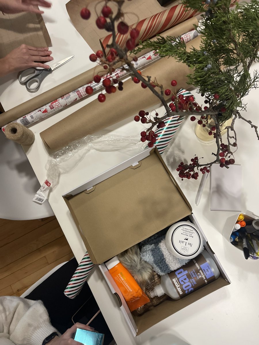 larnold5's tweet photo. The @TalkShopMedia Toronto annual (second year in a row makes it annual, right?) @shoeboxcanada day! We shopped, packed, and wrapped as a team to pack up boxes for the #ShoeBoxProject.💫❄️ https://t.co/F56Wu0CZNv
