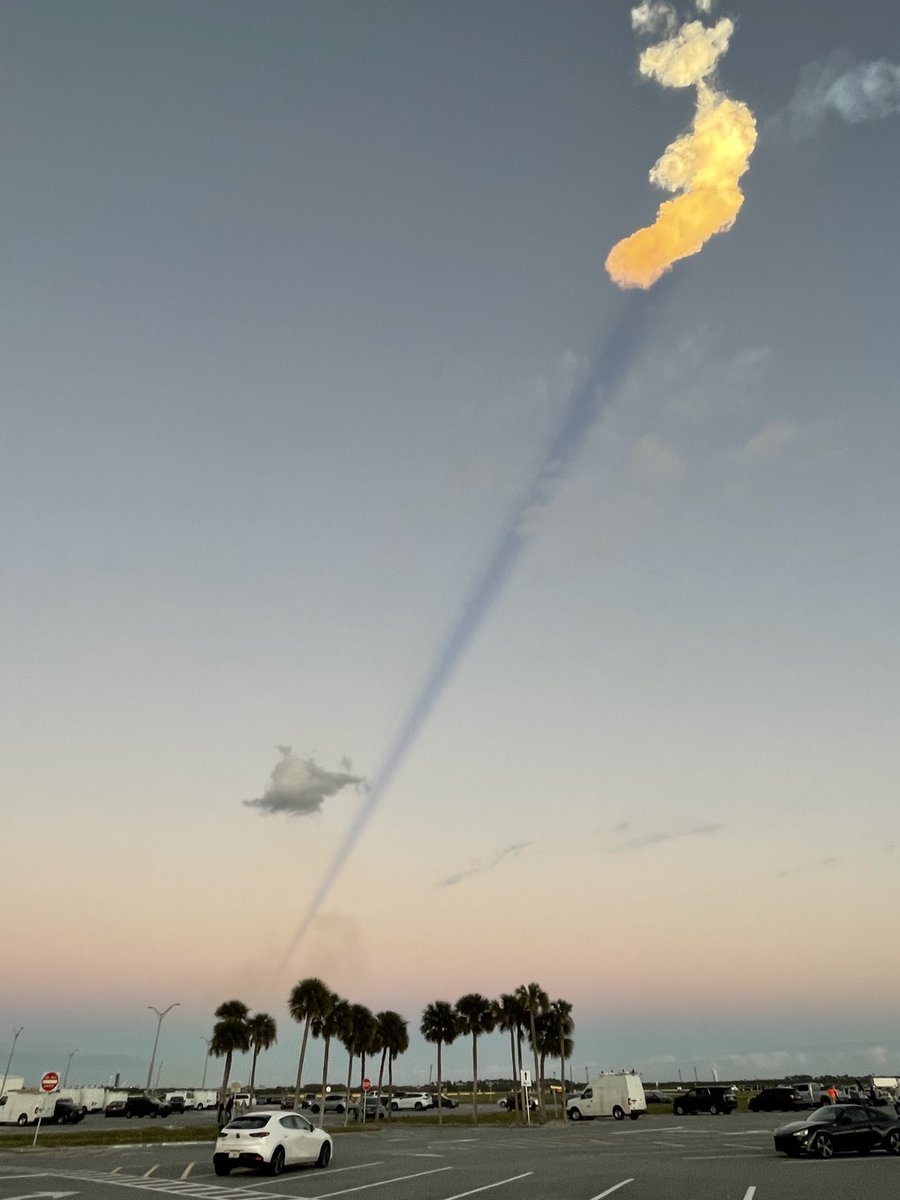 Omar ✈ tweet media