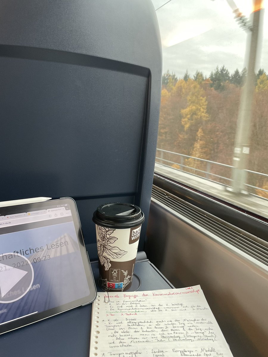 NganLaii's tweet photo. Kaffee ist mein bester Freund vor jeder Vorlesung 👌🙋‍♂️😁 #onkomm #dll22 https://t.co/zBNSeNCyg8