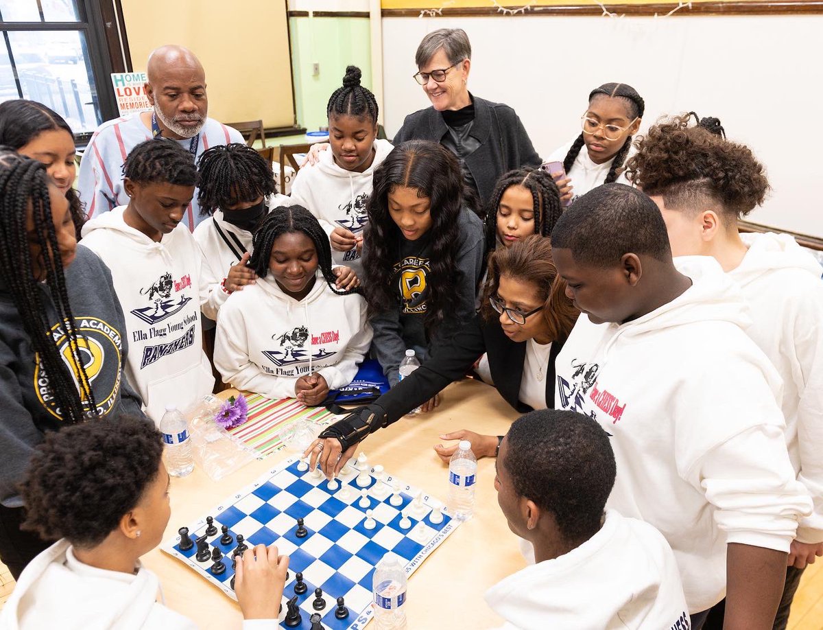 ChiFLAE's tweet image. Best of luck to the @chipubschools Ella Flagg Young chess team who traveled to Maryland today to compete in the 2022 National K-12 Chess Championship. Thank you Panthers for representing Chicago!
