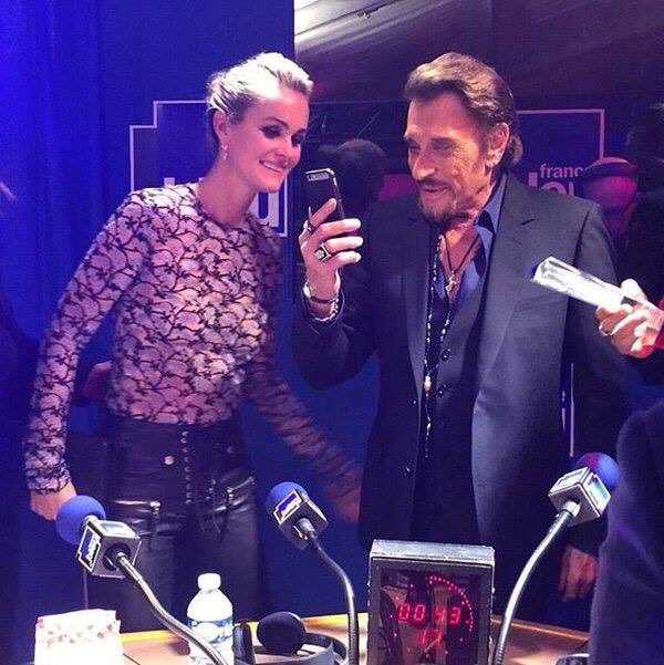 trapet1's tweet image. Énormément d’émotions ce soir sur M6, merci 🙏 @LHallyday pour ce moment partagé avec amour et pudeur sur votre vie, ces épreuves et cet amour @JohnnySjh 🕯🌟😭merci @jadehallyday et @joyhallyday 😭🌟🕯ds notre cœur ♥️