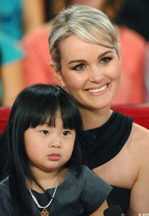 trapet1's tweet image. Énormément d’émotions ce soir sur M6, merci 🙏 @LHallyday pour ce moment partagé avec amour et pudeur sur votre vie, ces épreuves et cet amour @JohnnySjh 🕯🌟😭merci @jadehallyday et @joyhallyday 😭🌟🕯ds notre cœur ♥️