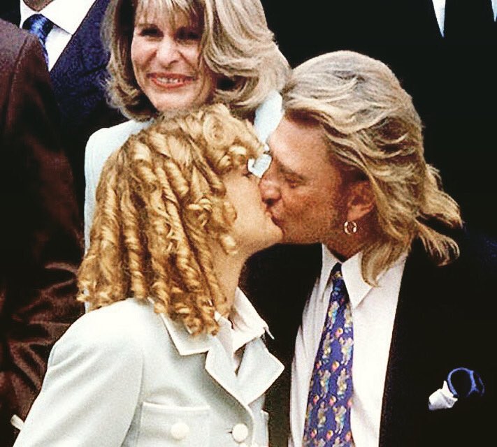 trapet1's tweet image. Énormément d’émotions ce soir sur M6, merci 🙏 @LHallyday pour ce moment partagé avec amour et pudeur sur votre vie, ces épreuves et cet amour @JohnnySjh 🕯🌟😭merci @jadehallyday et @joyhallyday 😭🌟🕯ds notre cœur ♥️