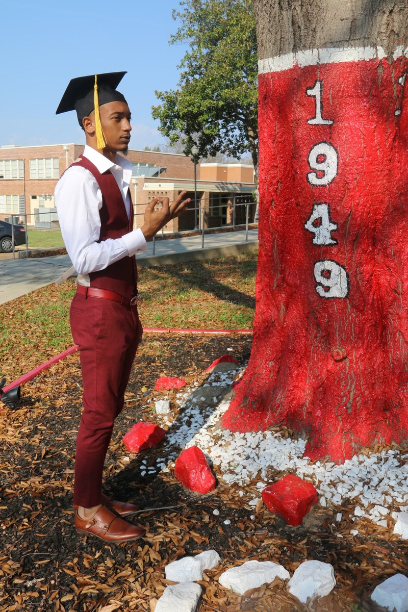 that_topflight's tweet photo. Alcorn itβs been good but I got business to handle. Kincaid out #LLSPR18 #NupesGraduate https://t.co/zex5YFD6A5