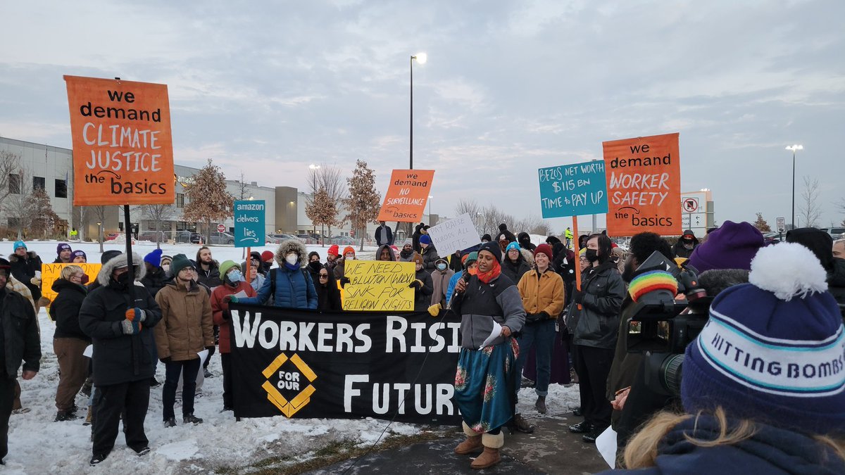 AwoodMpls's tweet photo. POWERFUL group at @amazon MSP1 in Shakopee fighting for worker + climate justice! Proud to be here with @TakeActionMN at our #WorkersRising event standing up for what is right! https://t.co/Gfm6z4v4Z8
