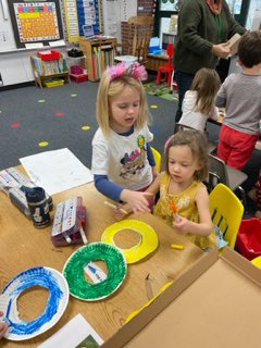 Kathy_Riesing's tweet image. Our morning Kinder Crew can’t wait to share their cardboard challenge projects tomorrow!! @DrydenSchool #CardboardChallenge 📦