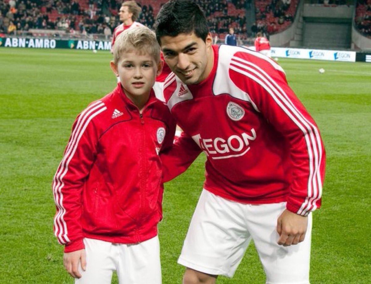Mobyhaque1's tweet photo. Throwback to a young Luis Suarez at Ajax &amp; even younger Matthijs de Ligt then at Ajax Academy. https://t.co/nFXKBhvhjp