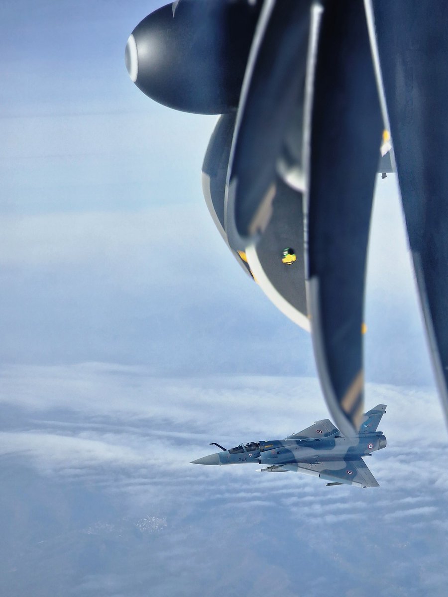 AviationA400m's tweet photo. #A400m and #Mirage2000 https://t.co/fjYCzrA2zS