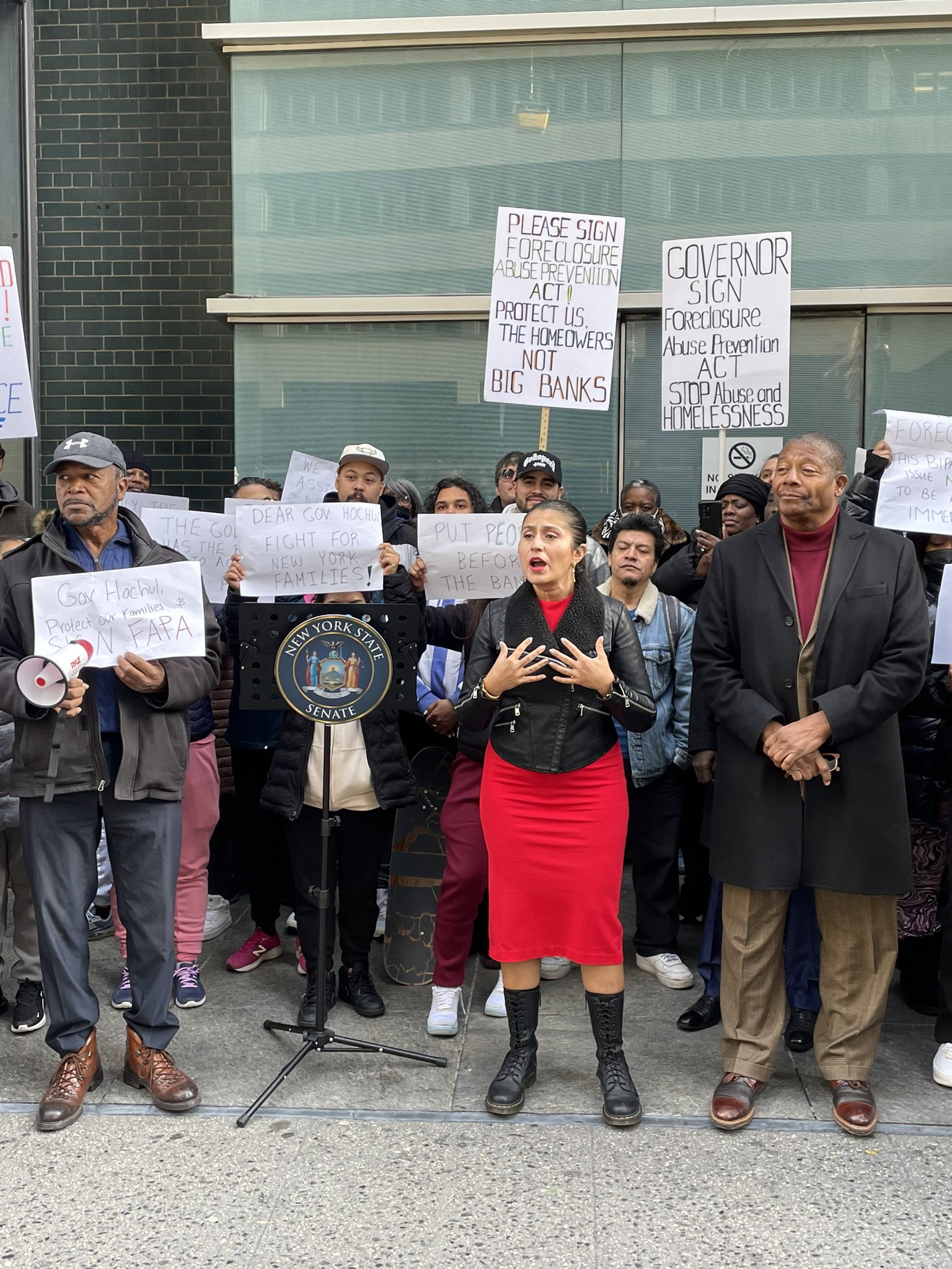 Jessica Ramos on Twitter "Signing the Foreclosure Abuse Prevention Act