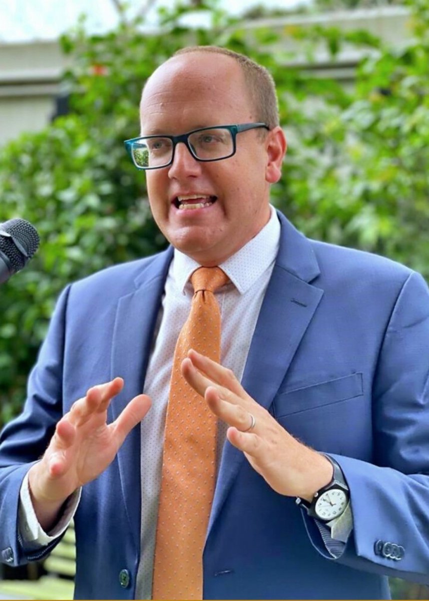 Makindeayo's tweet photo. "It's so easy to be negative (but) there are so many reasons in the long term to be positive and we should focus on those too"

@WBStevens
US Consul-General, Nigeria 
@USinNigeria 

Does anyone need to be reminded to be positive about their country?
@mayokunma https://t.co/3KJRdfNdcb