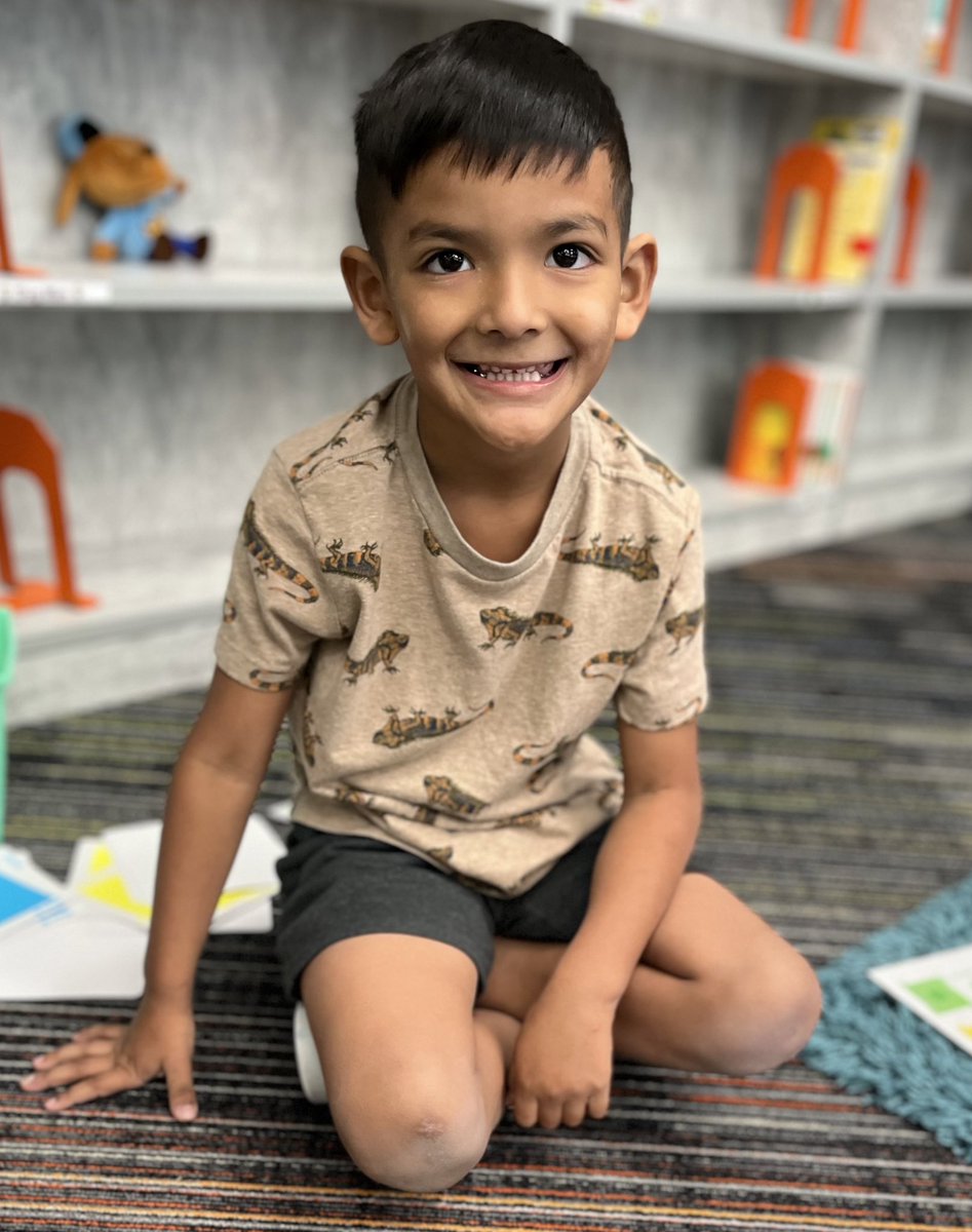 Makerspace day! Hands on learning is always more fun! Look at those happy faces! #likeafox <a href="/FoxLibraryKISD/">Fox Library</a> <a href="/FoxKISD/">Fox Elementary</a> <a href="/Kleinisd_ELC/">Klein ISD ELC</a>