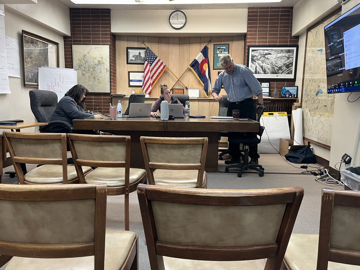 cole_sull's tweet image. There’s a problem in the Colorado mountain town of Leadville.

The hospital here is in bad financial shape and says it won’t be able to pay more its than 100 workers tomorrow without a $480k taxpayer bailout from the county.

Commissioners are meeting now to decide what to do.